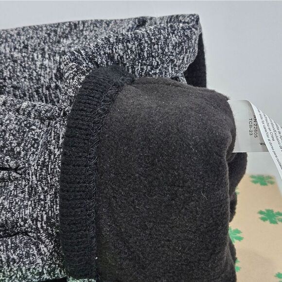 Isotoner, Womens gloves, NWOT, size L - Picture 5 of 5